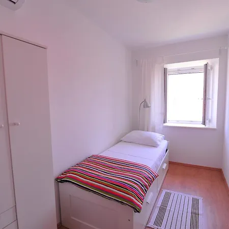 Modern Grbin In The Very Center Of Korcula Apartament