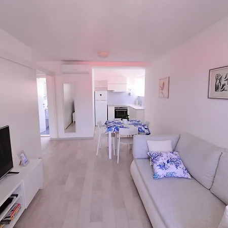 Апартаменты Modern Grbin In The Very Center Of Korcula Лумбарда