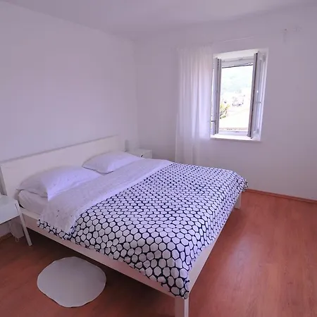 Modern Grbin In The Very Center Of Korcula * Лумбарда