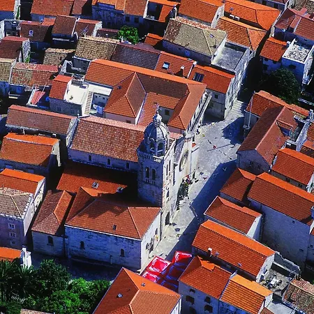Modern Grbin In The Very Center Of Korcula Lumbarda